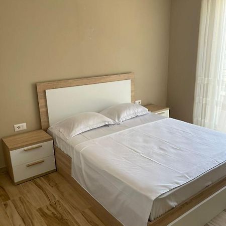 Twentysix Apartment Shkodër Esterno foto