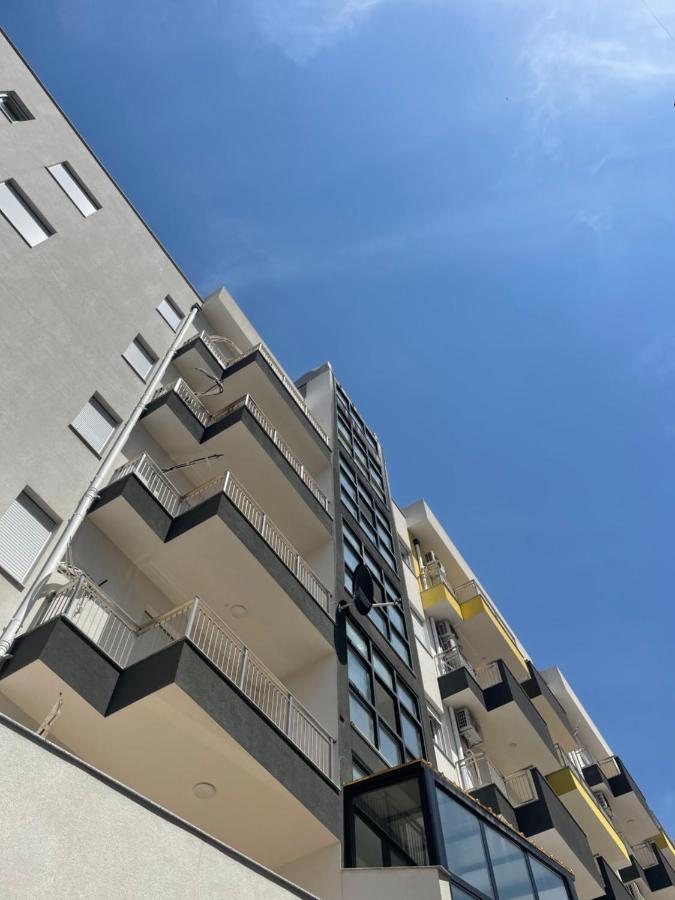 Twentysix Apartment Shkodër Esterno foto